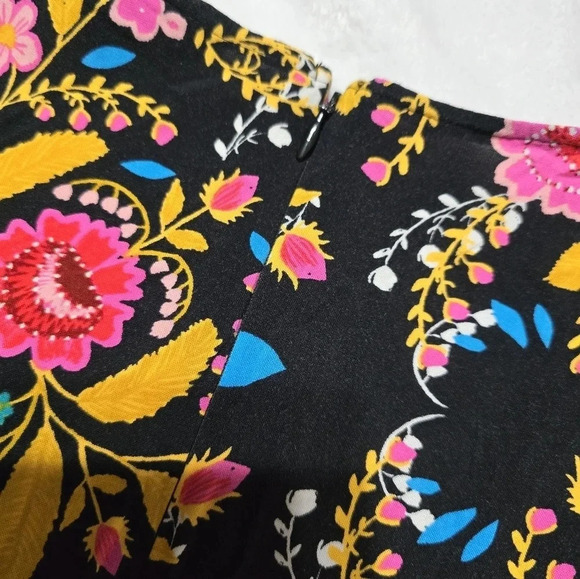 Express Black Floral Print Romper, Long Sleeves, Lightweight, V-Neck, Sz 12, EUC - Picture 8 of 12